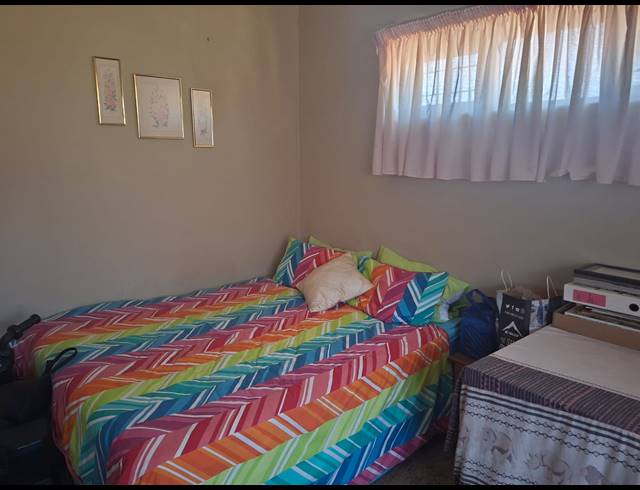 1.5 BEDROOM FREEHOLD FOR SALE IN PRIMROSE